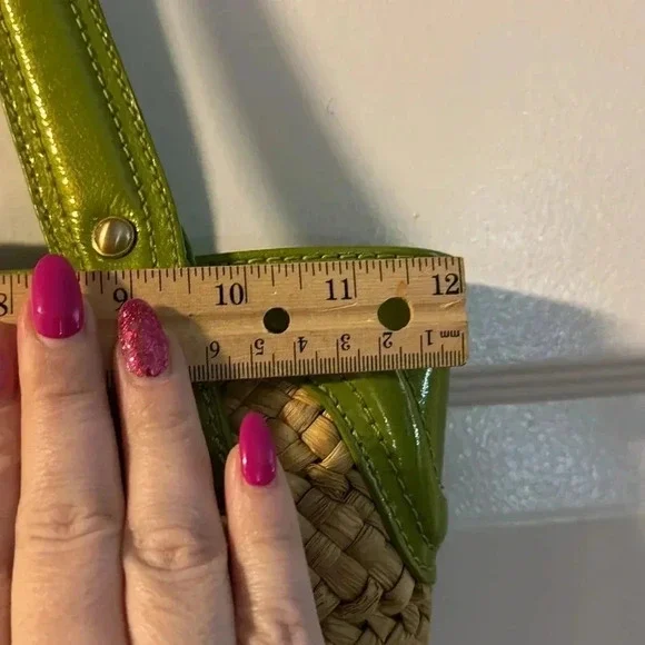 Michael Kors Green and Tan Woven Bag - Picture 13 of 14